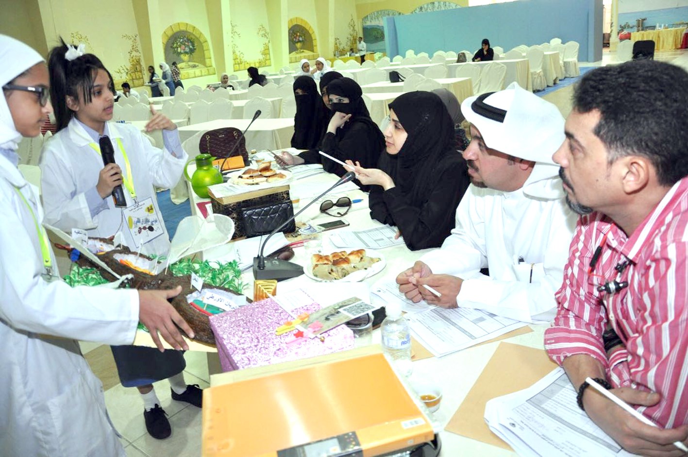 جانب من المناقشات