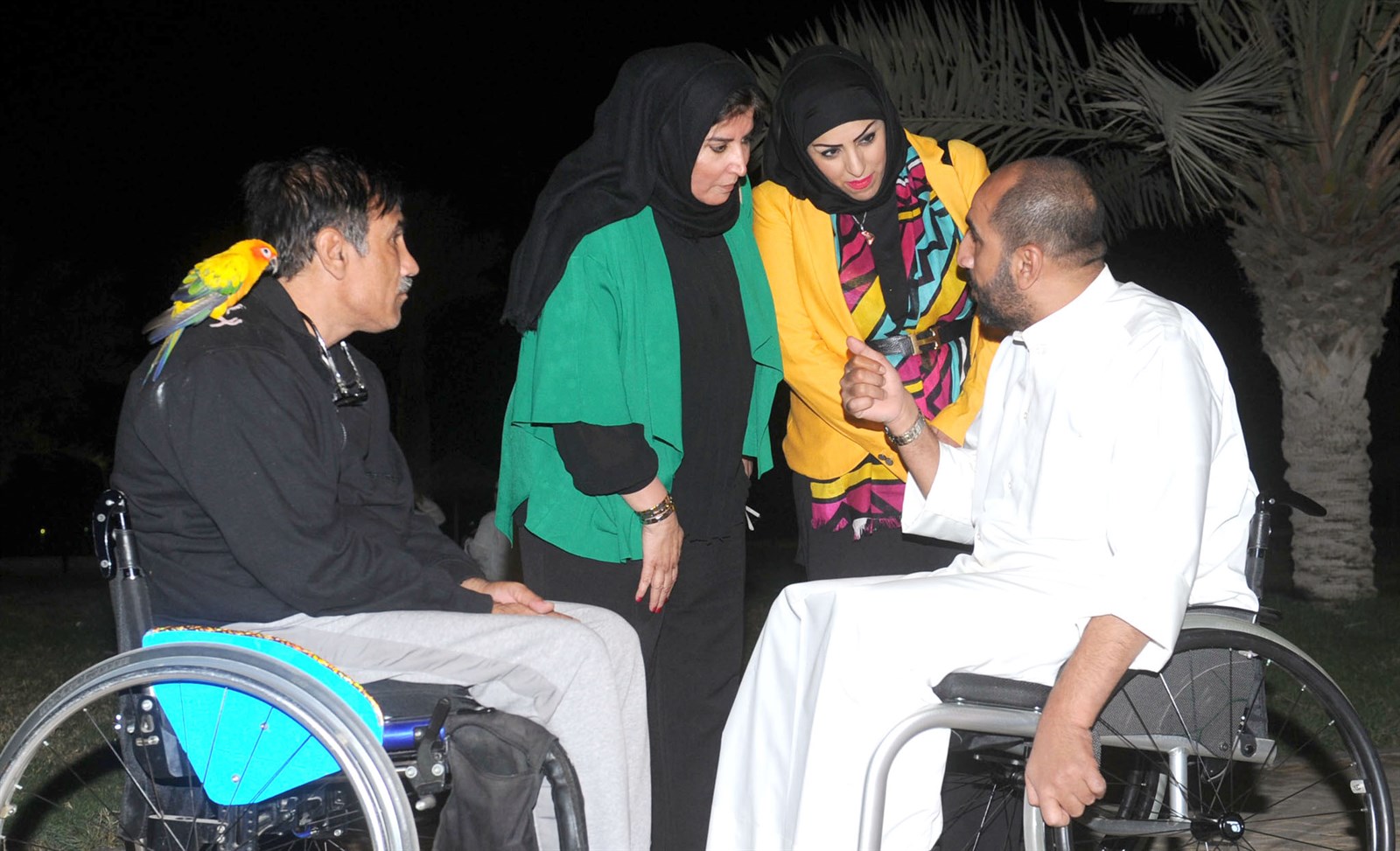 حديث بين المعتصمين