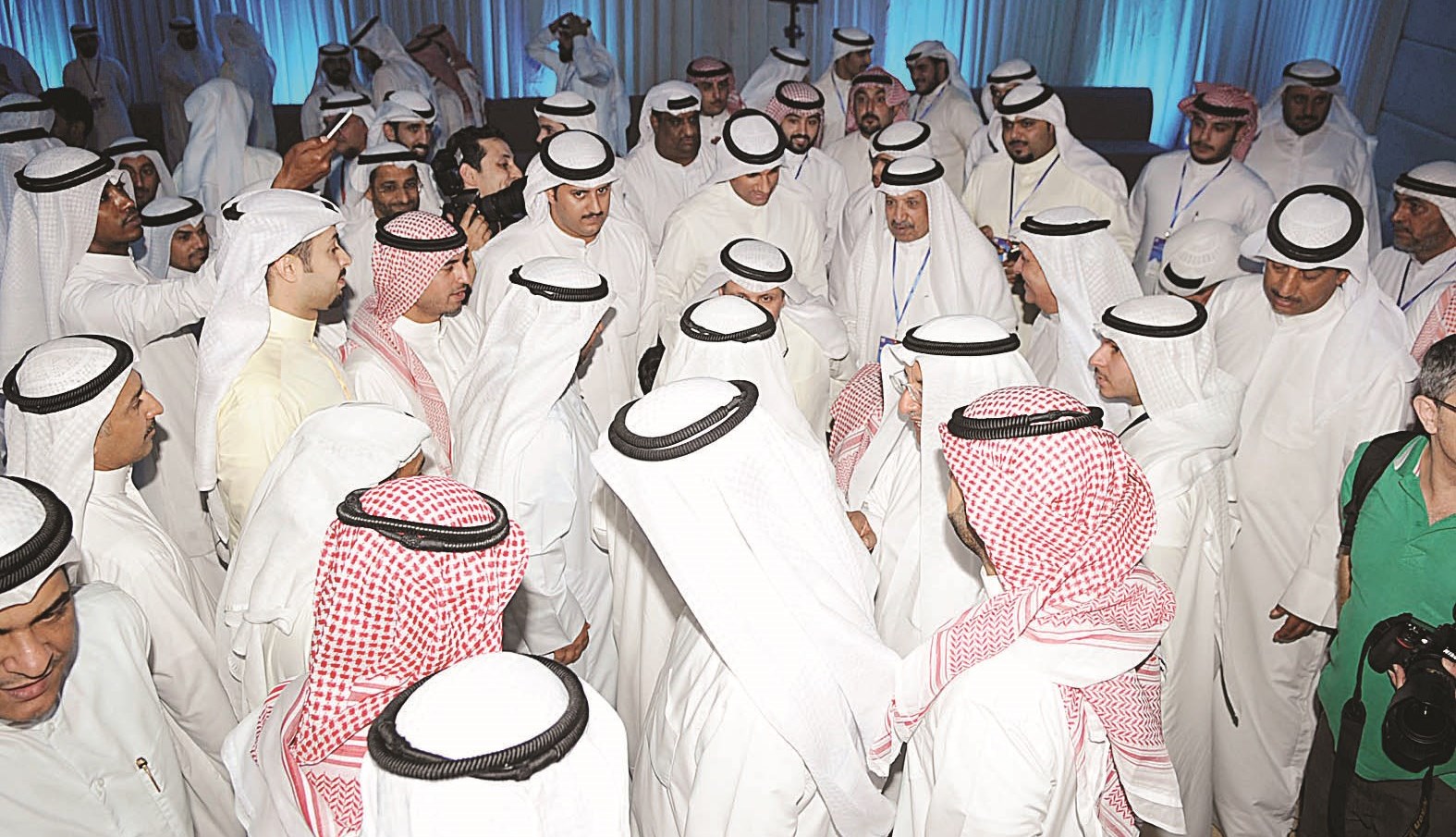 الدبوس وسط الناخبين