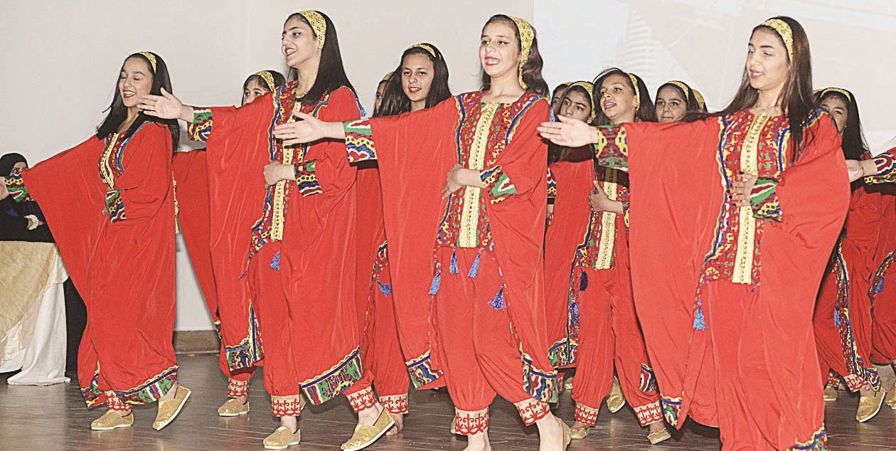 فقرة فنية احتفاء بالمكرمين         (تصوير زكريا عطية)