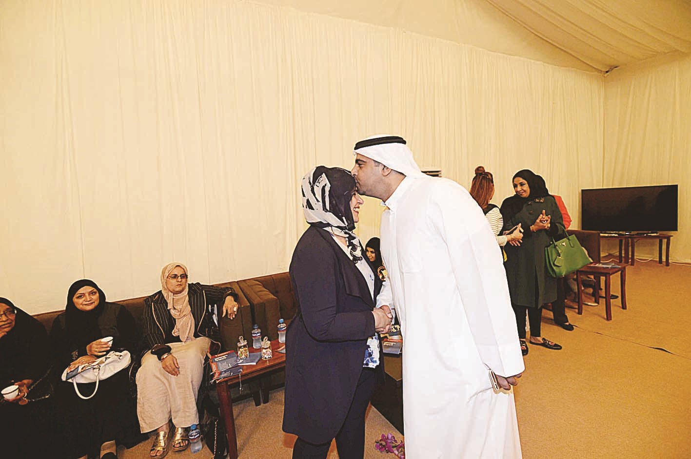 ترحيب بإحدى القريبات