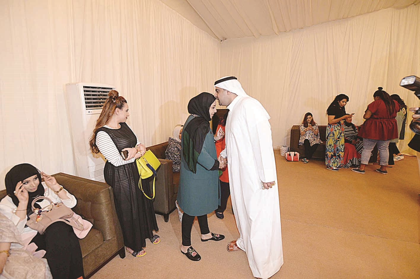 من استقبال القاعدة النسائية