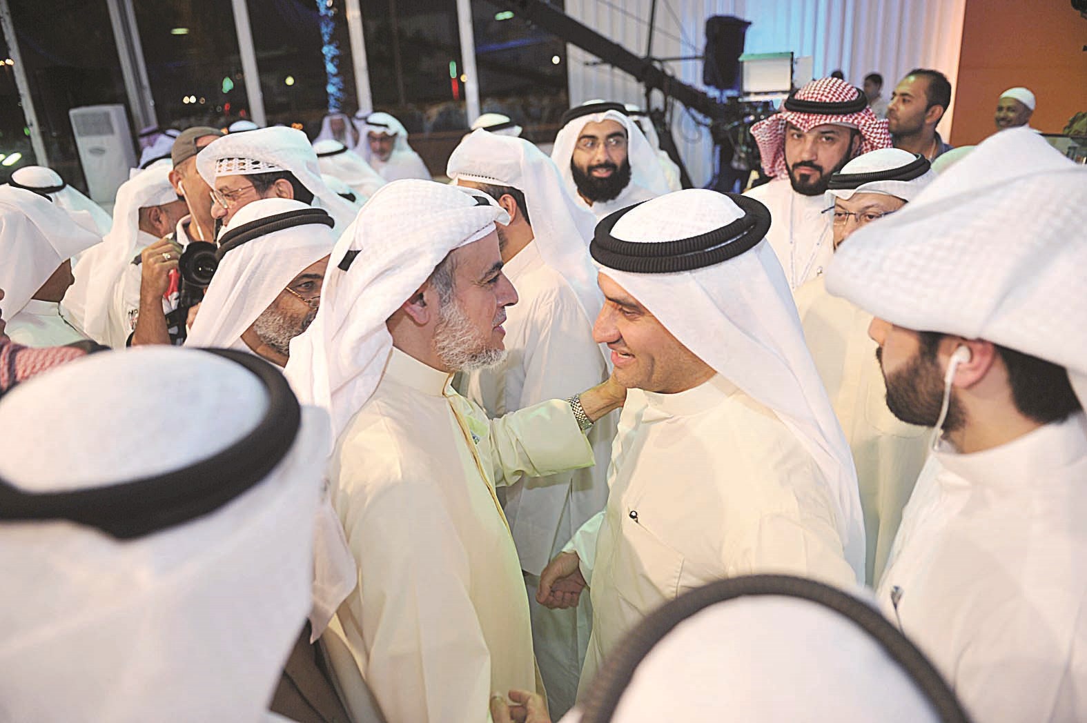 u0627u0644u0643u0646u062fu0631u064a u0645u0631u062du0628u0627 u0628u062du0636u0648u0631 u0646u062fu0648u062au0647 (u062au0635u0648u064au0631 u0646u0648u0631 u0647u0646u062fu0627u0648u064a)