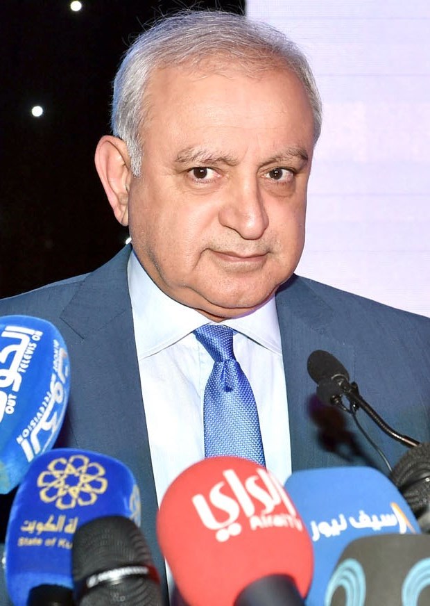 العيسى مصرحاً للصحافيين