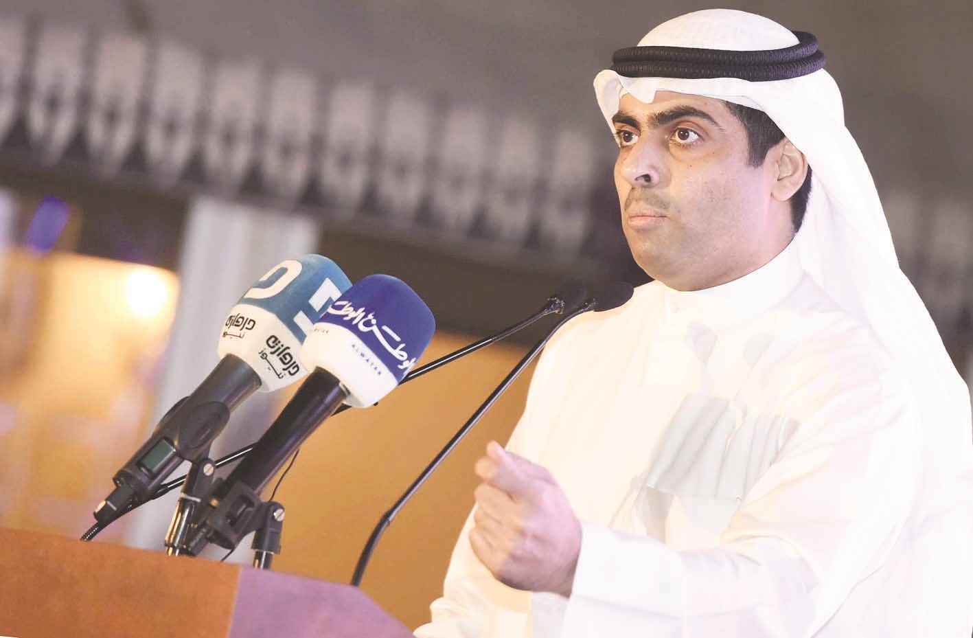 u0631u064au0627u0636 u0627u0644u0639u062fu0633u0627u0646u064a u0645u062eu0627u0637u0628u0627u064b u0636u064au0648u0641 u0646u062fu0648u062au0647 (u062au0635u0648u064au0631 u062cu0627u0633u0645 u0628u0627u0631u0648u0646)