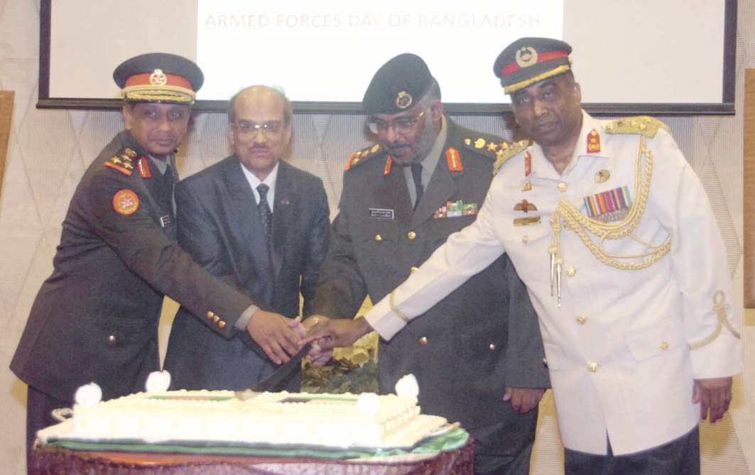 u0627u0644u0634u0645u0631u064a u0645u0634u0627u0631u0643u0627u064b u0641u064a u0642u0637u0639 u0642u0627u0644u0628 u0627u0644u062du0644u0648u0649     (u062au0635u0648u064au0631 u0632u0643u0631u064au0627 u0639u0637u064au0629)