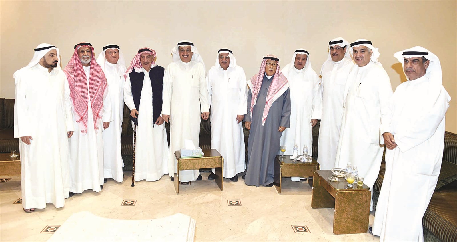 u0627u0644u0639u0648u0636u064a u0645u062au0648u0633u0637u0627u064b u0639u062fu062fu0627u064b u0645u0646 u0646u0627u062eu0628u064a u0627u0644u062fu0627u0626u0631u0629 u0627u0644u0623u0648u0644u0649 (u062au0635u0648u064au0631 u0633u0639u062f u0647u0646u062fu0627u0648u064a)