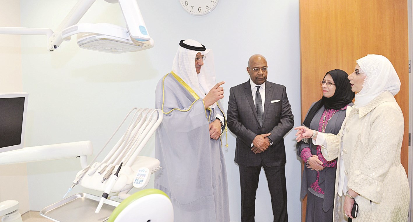 وزير الصحة يطلع على تجهيزات العيادات (تصوير زكريا عطية)