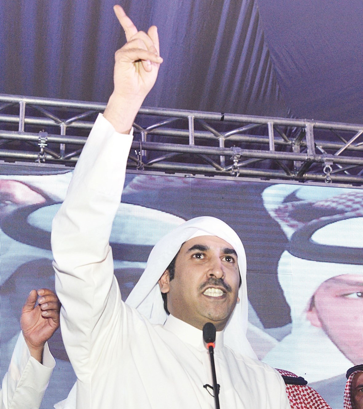 u0627u0644u0639u0631u0628u064au062f u0645u062au062du062fu062bu0627u064b u0641u064a u0645u0647u0631u062cu0627u0646u0647 u0627u0644u0627u0646u062au062eu0627u0628u064a (u062au0635u0648u064au0631 u0646u0627u064au0641 u0627u0644u0639u0642u0644u0629)