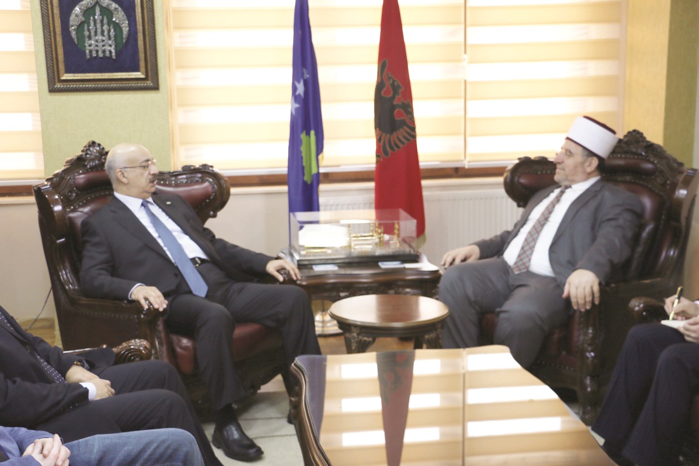 u0627u0644u0633u0641u064au0631 u0627u0644u062cu0627u0633u0645 u0645u062cu062au0645u0639u0627u064b u0645u0639 u0646u0639u064au0645 u062au064au0631u0646u0627u0641u0627