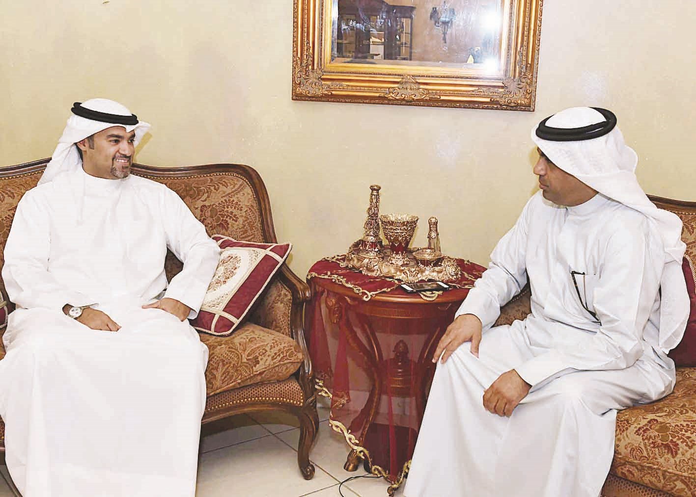 الطبطبائي متحدثا إلى الزميل فرحان الفحيمان
