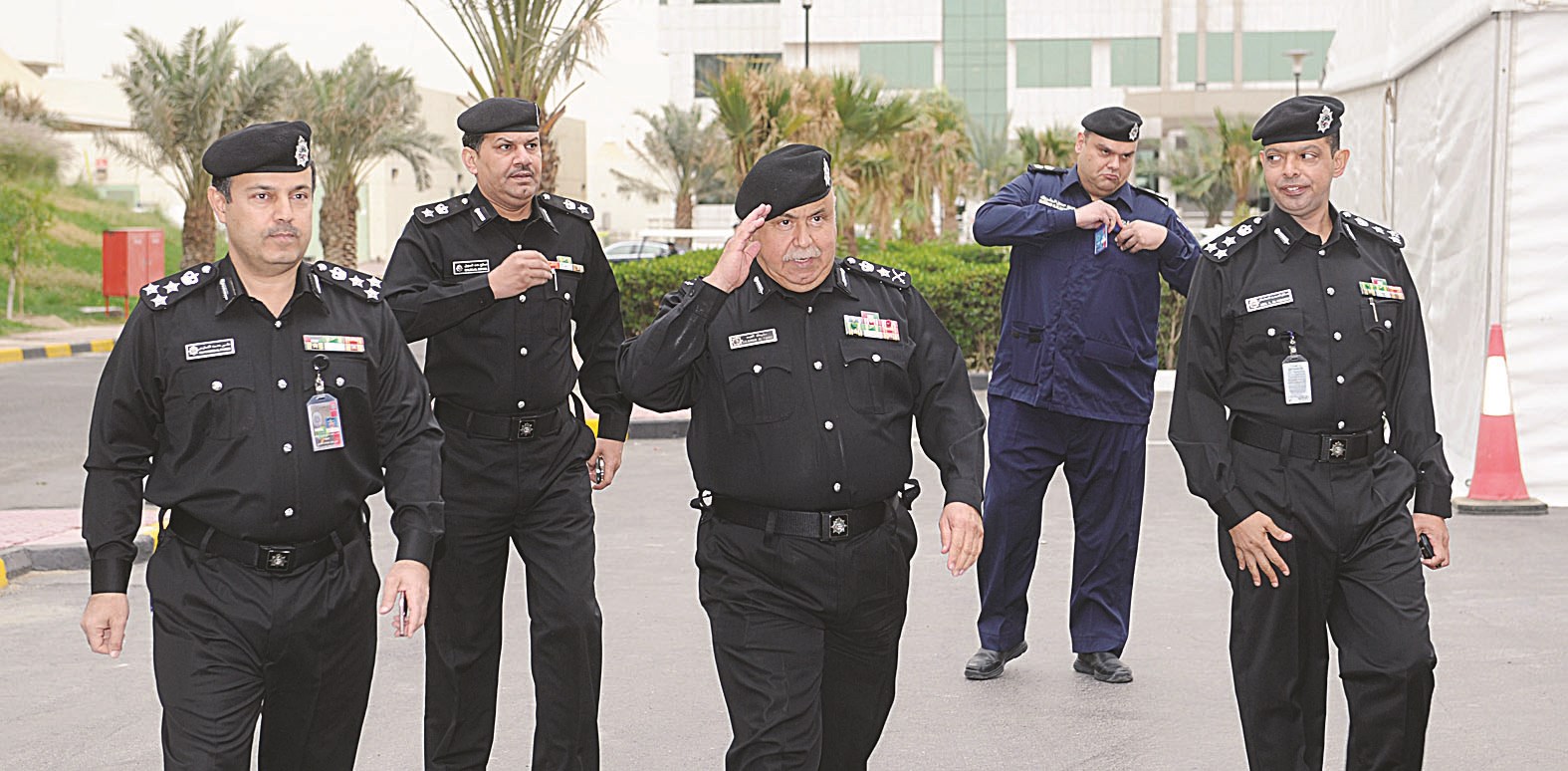 الفهد يحيي الوزير لدى مغادرته