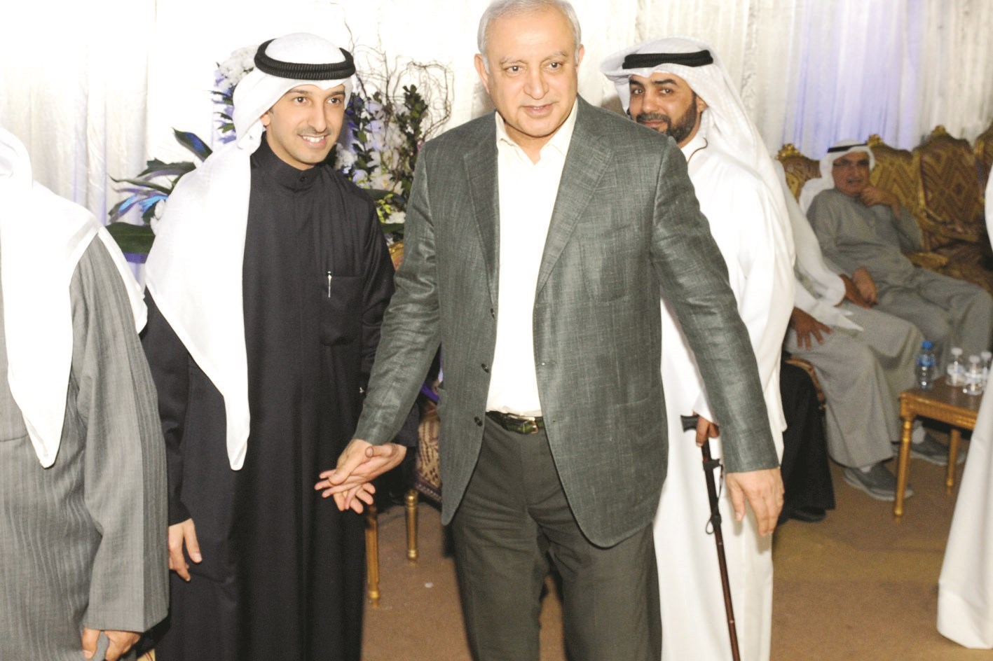 العيسى مهنئاً البابطين