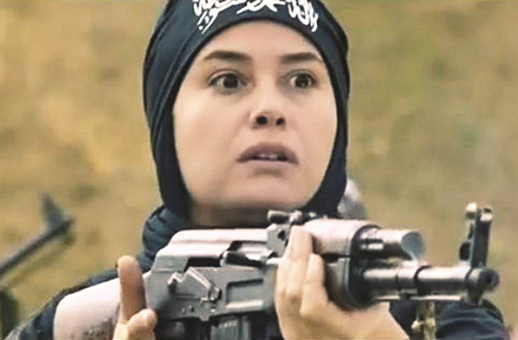 هند صبري في مشهد من الفيلم