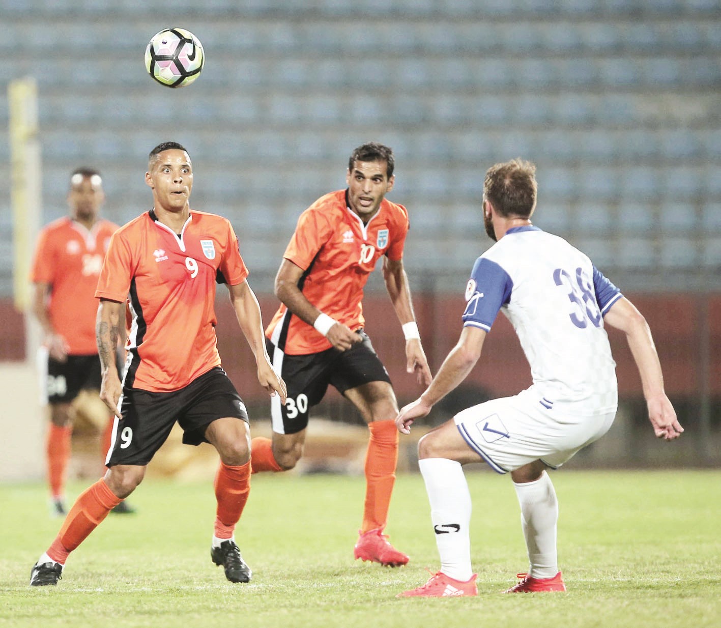 u0627u0644u0631u0642u064au0639u064a (u0641u064a u0627u0644u0648u0633u0637) u062eu0644u0627u0644 u0645u0628u0627u0631u0629 u0643u0627u0638u0645u0629 u0648u0627u0644u062cu0647u0631u0627u0621  (u0627u0644u0623u0632u0631u0642 u062fu0648u062a u0643u0648u0645)