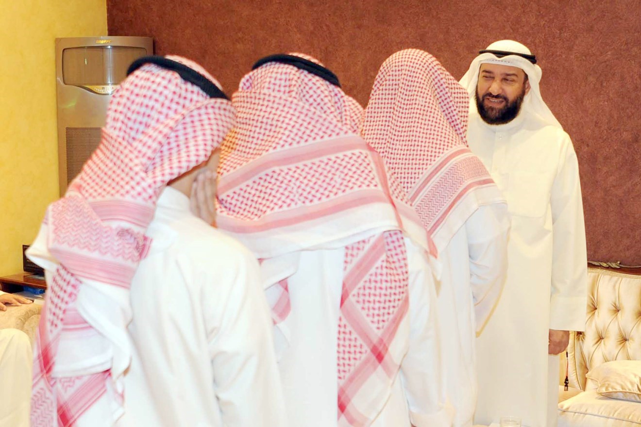 u0627u0644u0639u0645u064au0631 u064au0631u062du0628 u0628u0636u064au0648u0641u0647 u0641u064a u0627u0644u0645u0642u0631