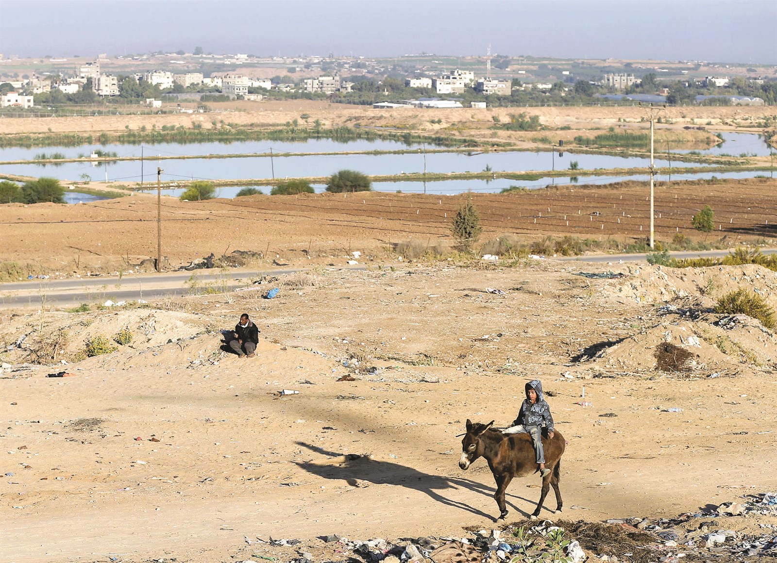 u0635u0628u064a u0641u0644u0633u0637u064au0646u064a u064au0631u0643u0628 u062du0645u0627u0631u0627u064b u0642u0631u0628 u0628u0631u0643u0629 u0644u0644u0635u0631u0641 u0627u0644u0635u062du064a u0634u0645u0627u0644 u0642u0637u0627u0639 u063au0632u0629 (u0627 u0641 u0628)