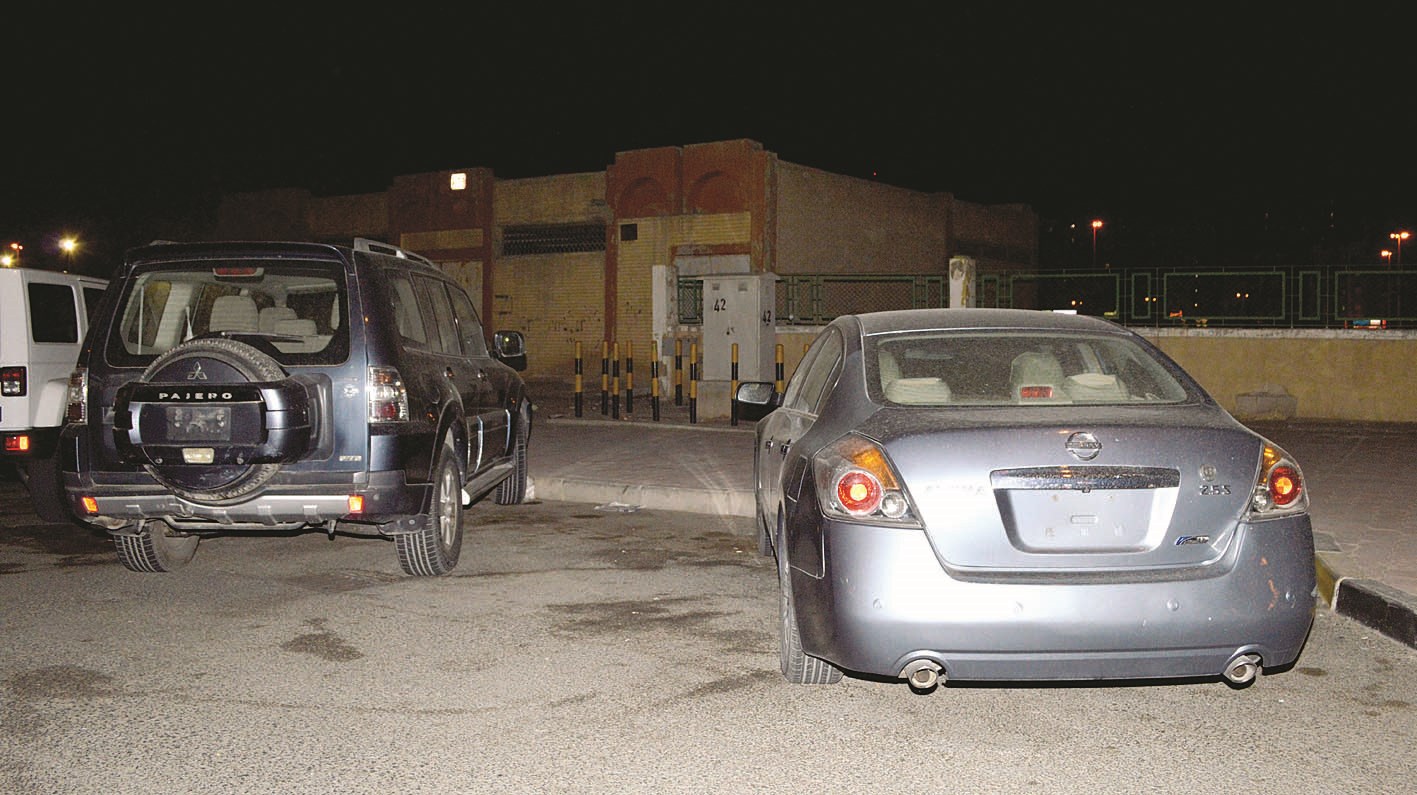 u0633u062du0628 u0644u0648u062du0627u062a u0633u064au0627u0631u0627u062a u0645u062eu0627u0644u0641u0629 u0641u064a u0627u0644u0648u0642u0648u0641 u062fu0648u0646 u0639u0631u0642u0644u0629 u0627u0644u0645u0631u0648u0631 (u062au0635u0648u064au0631 u0628u0633u0627u0645 u0632u064au062fu0627u0646)