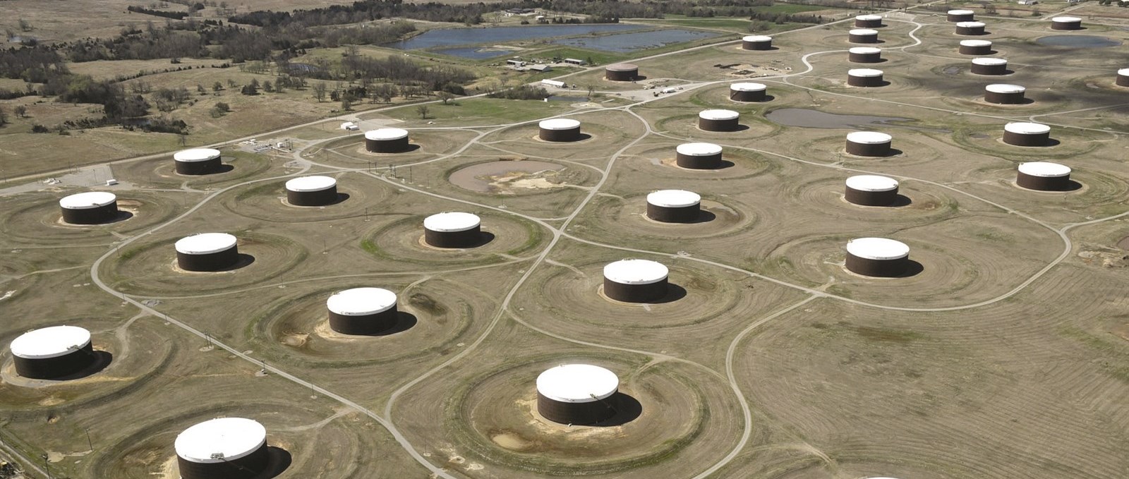 u0627u0644u0642u0637u0627u0639 u0627u0644u0646u0641u0637u064a u0623u0645u0627u0645 u062au062du062f u0645u0646 u0646u0648u0639 u062eu0627u0635 (u0631u0648u064au062au0631u0632)