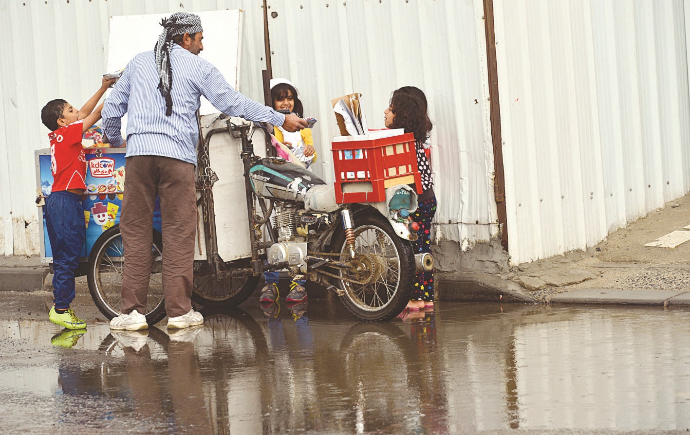 «برّد»... رغم المطر (تصوير نايف العقلة)