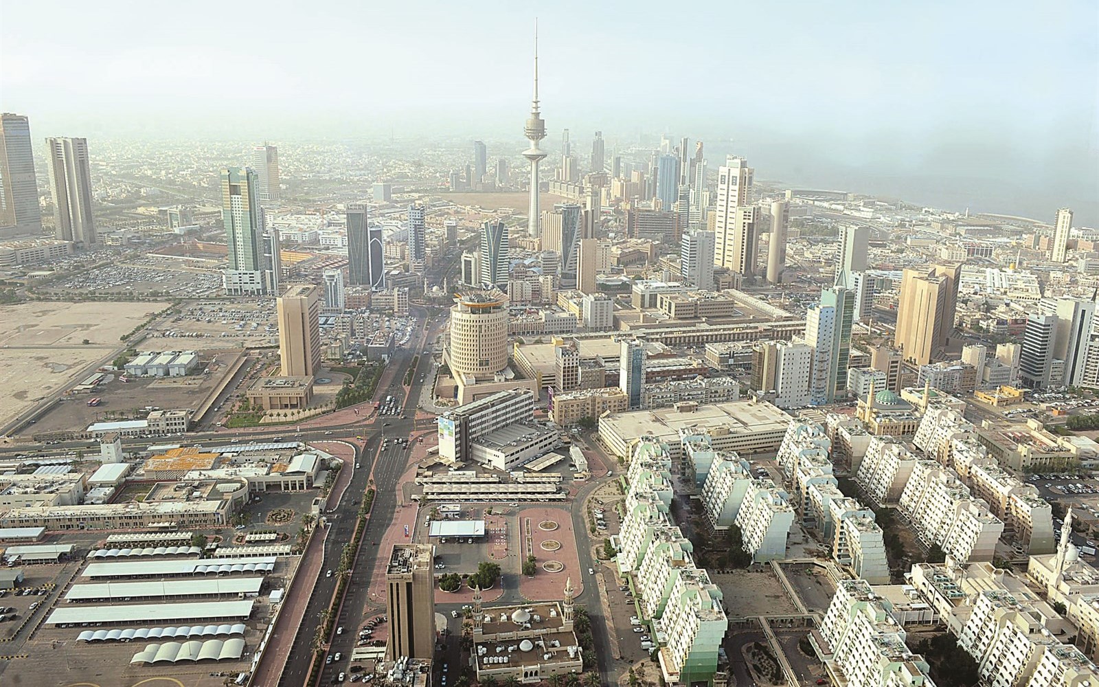 u0627u0644u0627u0642u062au0635u0627u062fu064au0648u0646 u064au0631u0648u0646 u0623u0646 u0627u0644u062eu0637u0648u0629 u0625u064au062cu0627u0628u064au0629 u062cu062fu0627u064b (u062au0635u0648u064au0631 u0628u0633u0627u0645 u0632u064au062fu0627u0646)