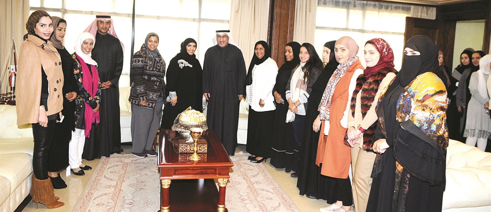 u0627u0644u0641u0627u0631u0633 u0645u062au0648u0633u0637u0627u064b u0627u0644u0645u0647u0646u0626u064au0646 u0645u0646 u0645u0648u0638u0641u064a u0627u0644u062au0631u0628u064au0629 u0648u0627u0644u062au0639u0644u064au0645 u0627u0644u0639u0627u0644u064a (u062au0635u0648u064au0631 u0643u0631u0645 u0630u064au0627u0628)