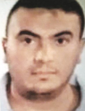 المتهم الهارب أكرم أحمد عبدالعال إبراهيم