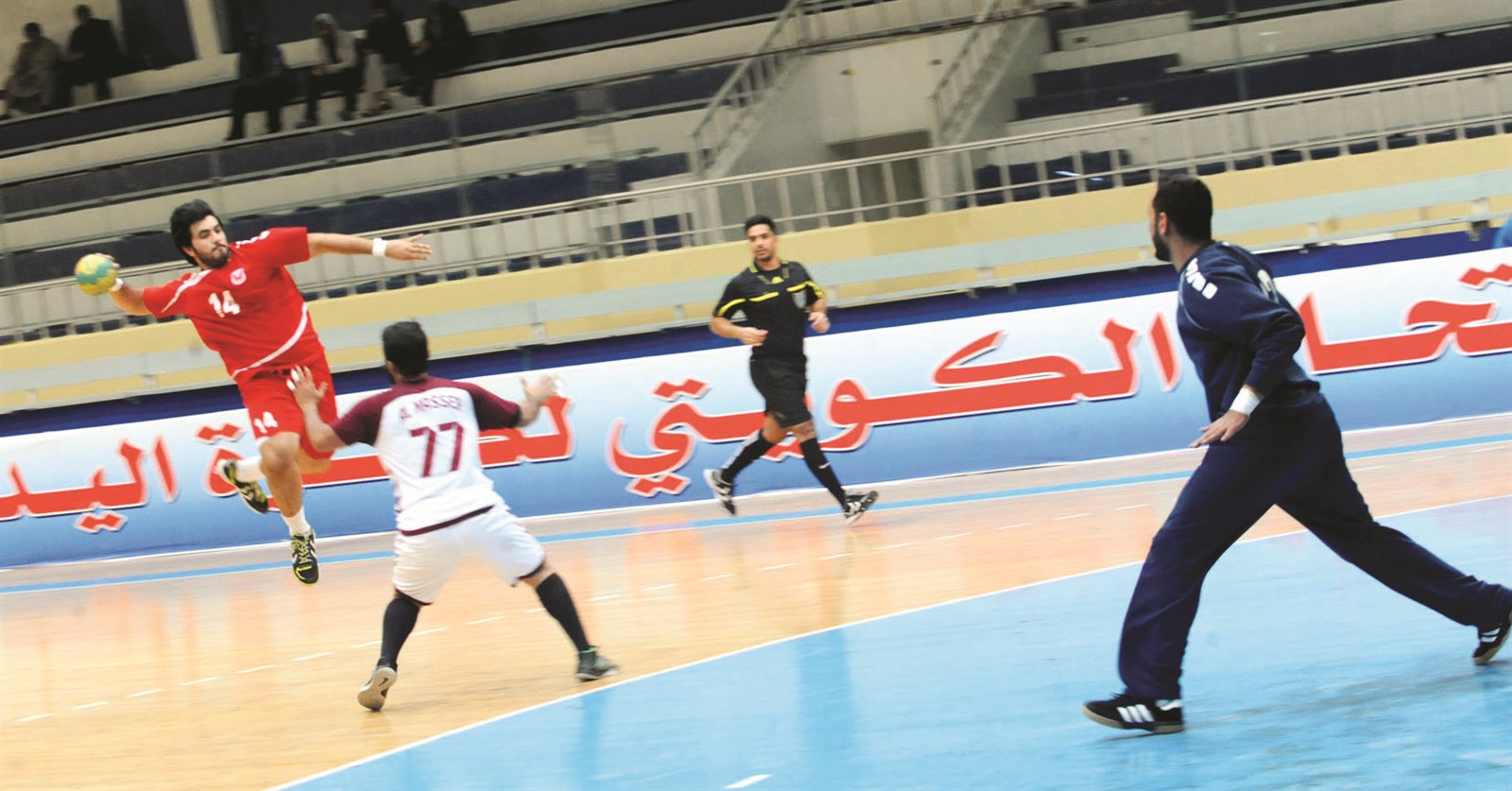 u0644u0642u0637u0629 u0645u0646 u0645u0628u0627u0631u0627u0629 u0627u0644u0623u0645u0633 u0628u064au0646 u0627u0644u0641u062du064au062du064au0644 u0648u0627u0644u0646u0635u0631 (u062au0635u0648u064au0631 u0628u0627u0633u0645 u0632u064au062fu0627u0646)