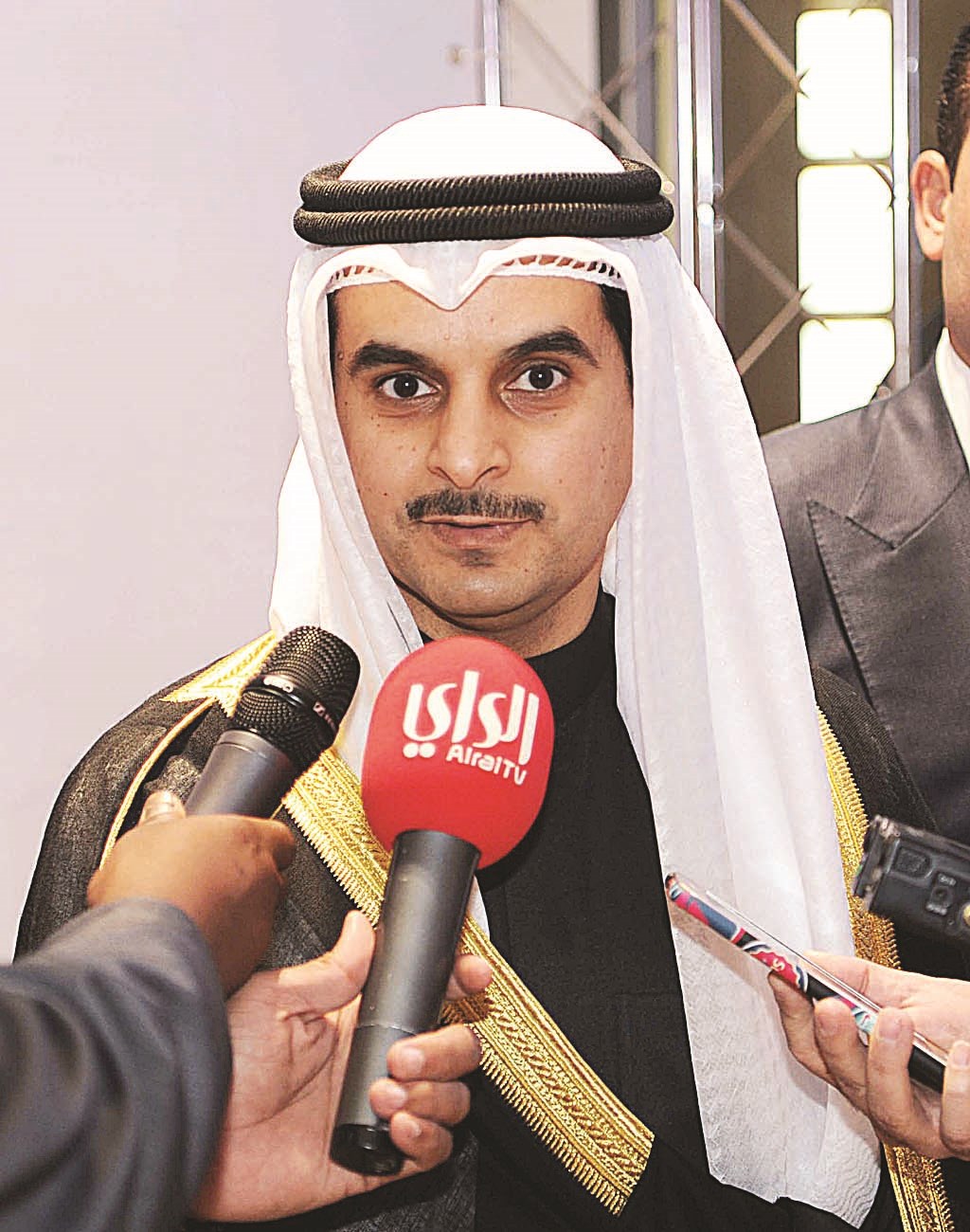 الجلال متحدثاً للصحافيين