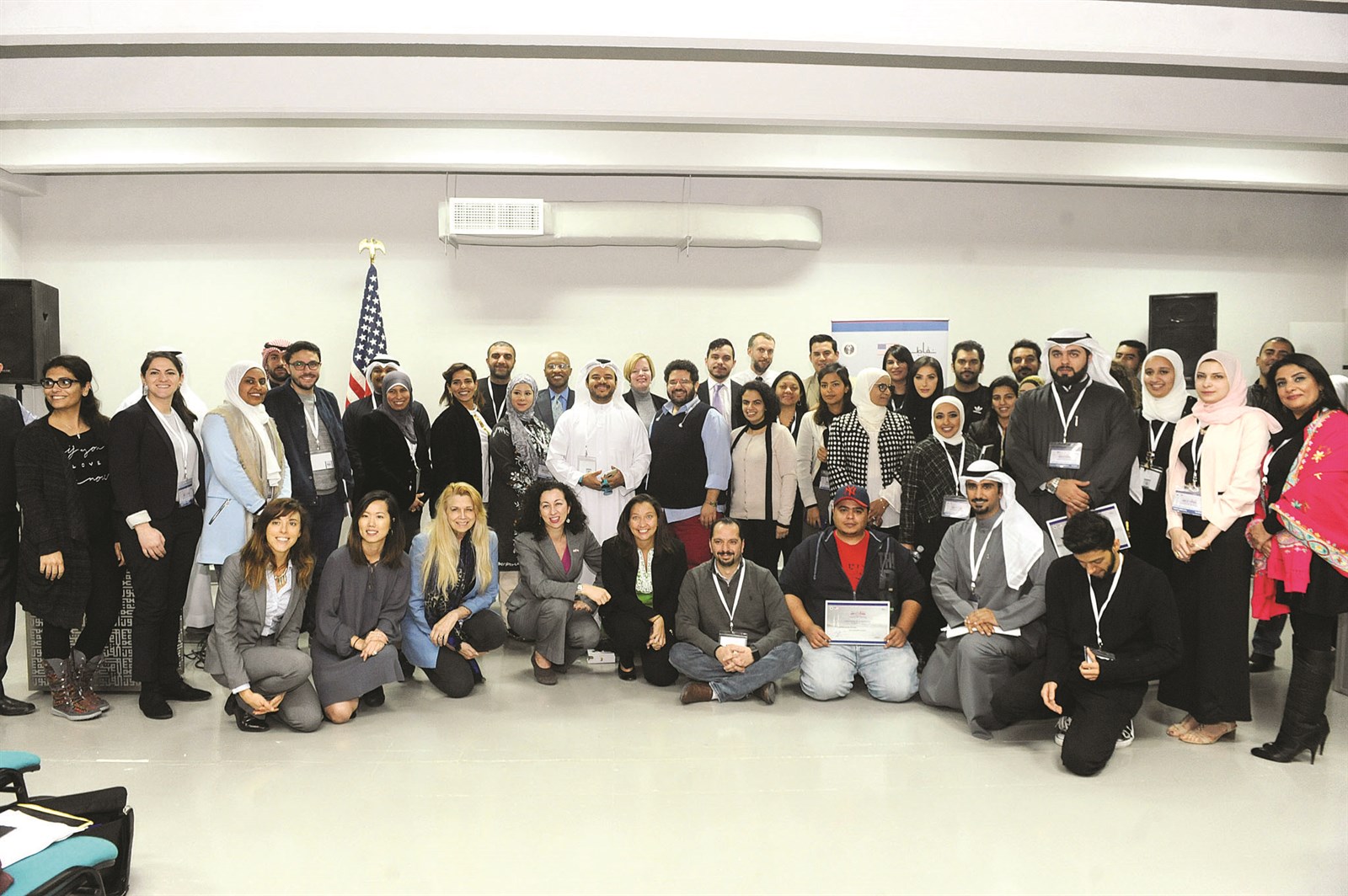 u0627u0644u0645u0634u0627u0631u0643u0648u0646 u0641u064a u0627u0644u0645u0639u0633u0643u0631 u0627u0644u062au0642u0646u064a u0641u064a u0644u0642u0637u0629 u062cu0645u0627u0639u064au0629     (u062au0635u0648u064au0631 u0628u0633u0627u0645 u0632u064au062fu0627u0646)