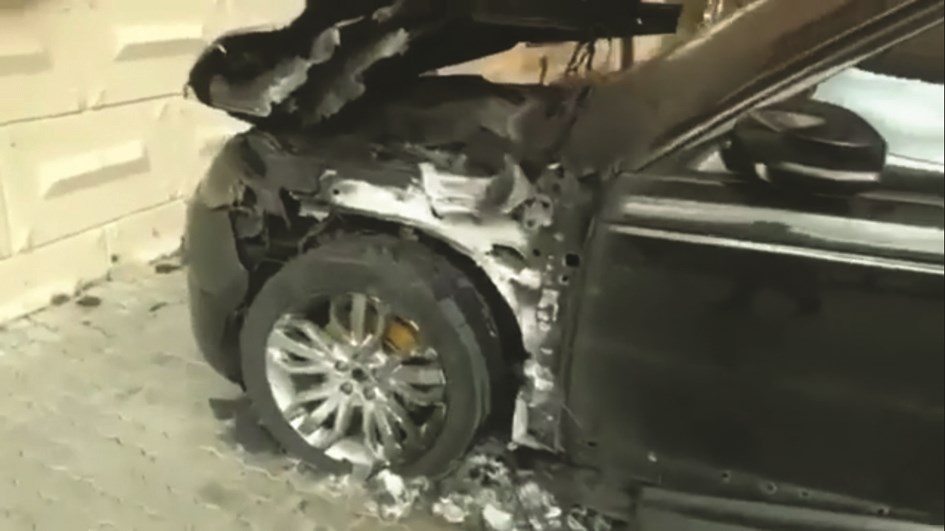 u0633u064au0627u0631u0629 u0627u0644u0639u0633u0643u0631u064a u0628u0639u062f u062du0631u0642u0647u0627