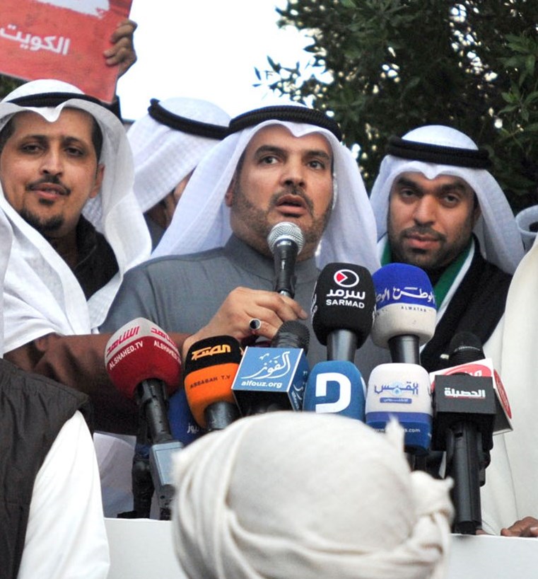 حمدان العازمي متحدثا