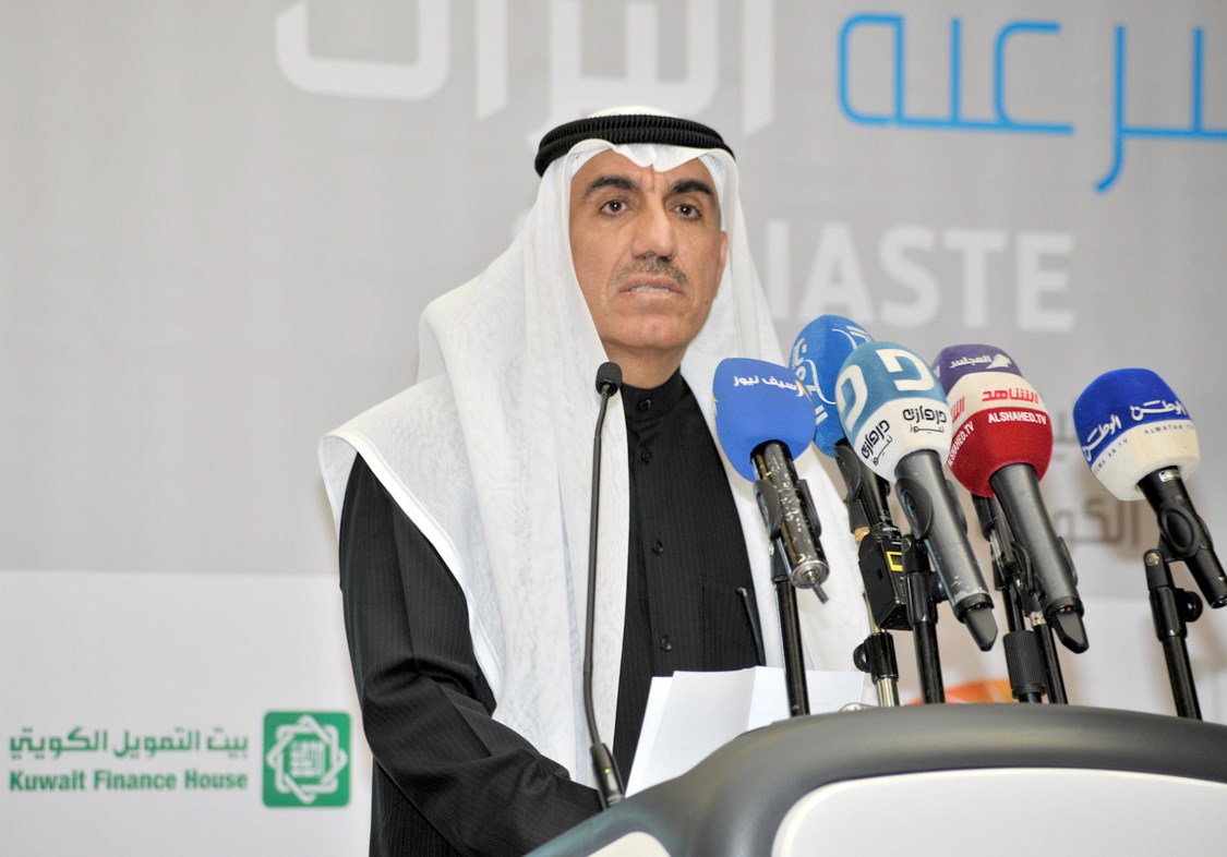 حسين الأنصاري متحدثاً