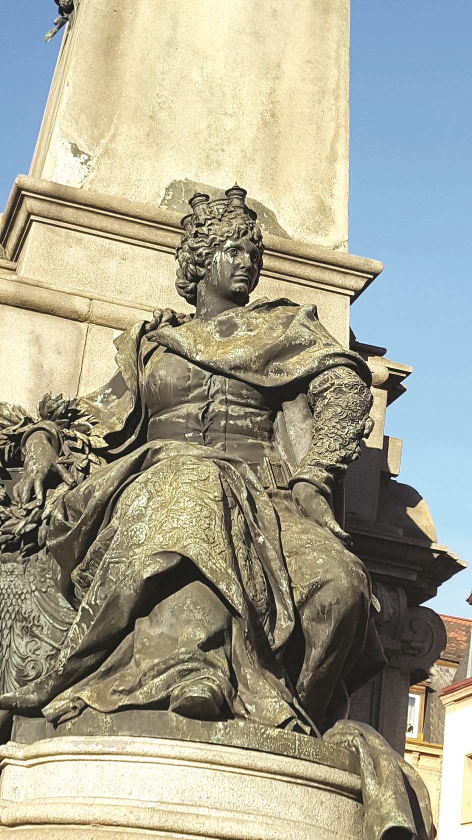 التماثيل القديمة تسكن هنا