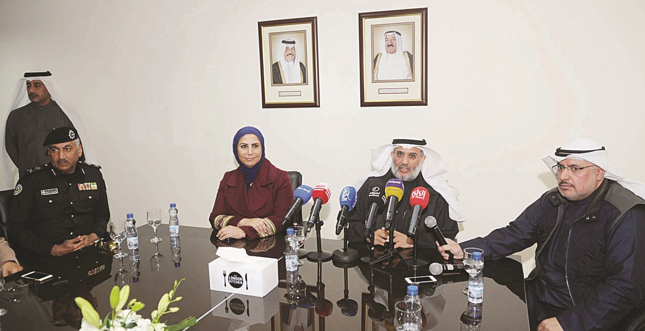 u0627u0644u0645u0637u0648u0639 u0645u062au062du062fu062bu0627u064b u0641u064a u0627u0644u0645u0624u062au0645u0631 u0627u0644u0635u062du0627u0641u064a     (u062au0635u0648u064au0631 u0633u0639u0648u062f u0633u0627u0644u0645)