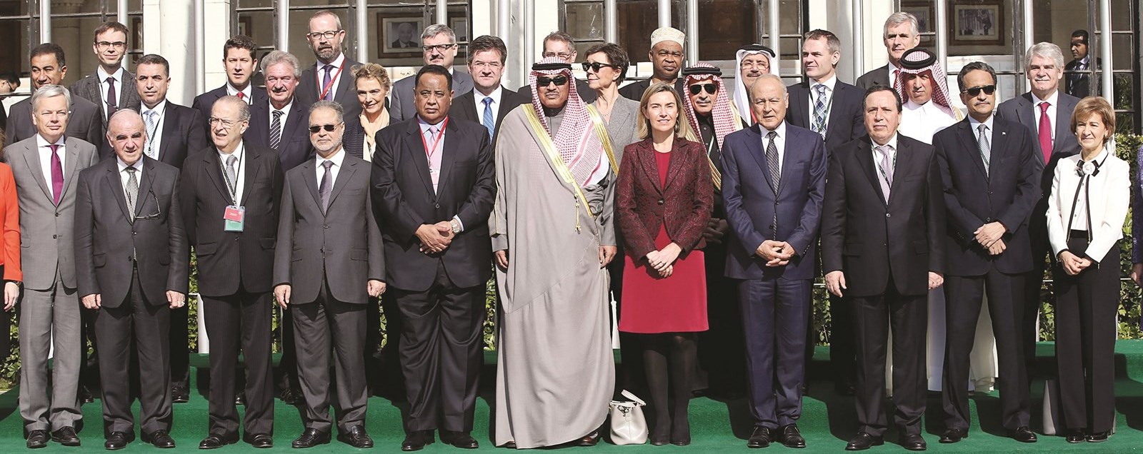 u0635u0628u0627u062d u0627u0644u062eu0627u0644u062f u0645u062au0648u0633u0637u0627u064b u0648u0632u0631u0627u0621 u0627u0644u062eu0627u0631u062cu064au0629 u0627u0644u0639u0631u0628 u0648u0627u0644u0623u0648u0631u0648u0628u064au064au0646 u0641u064a u0644u0642u0637u0629 u062cu0645u0627u0639u064au0629 u0628u0627u0644u0642u0627u0647u0631u0629 (u0627 u0628)