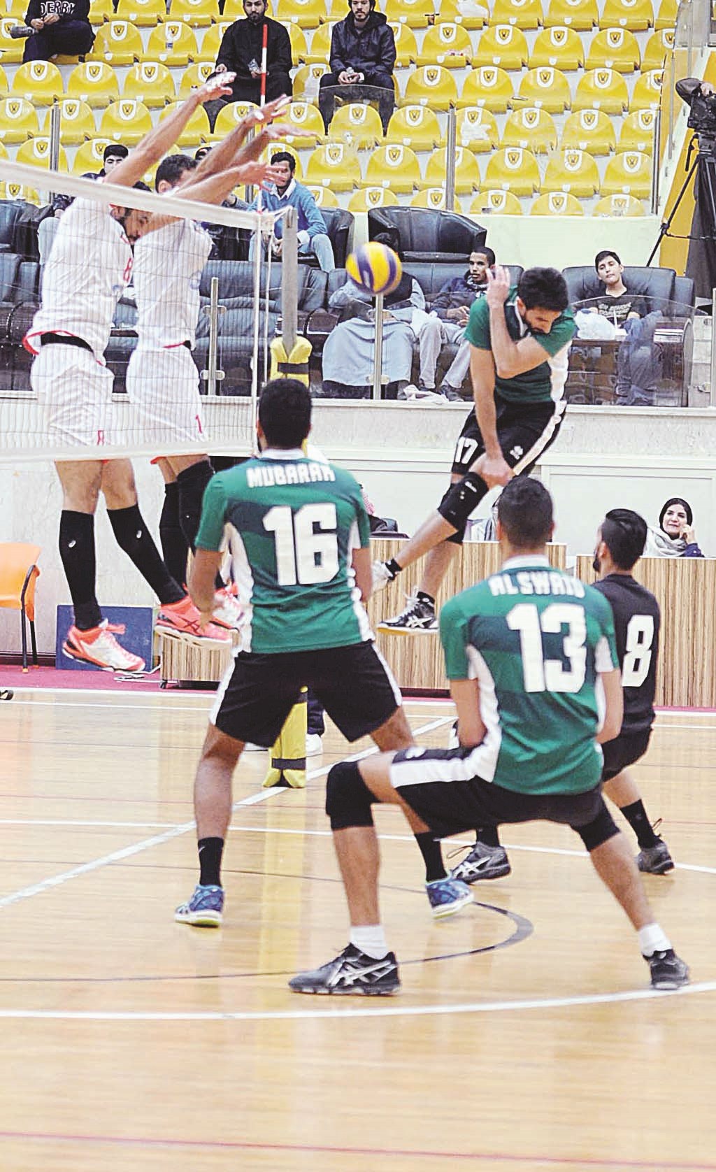 u062du0627u0626u0637 u0635u062f u00abu0643u0648u064au062au0627u0648u064au00bb u0646u0627u062cu062d (u062au0635u0648u064au0631 u0637u0627u0631u0642 u0639u0632u0627u0644u062fu064au0646)