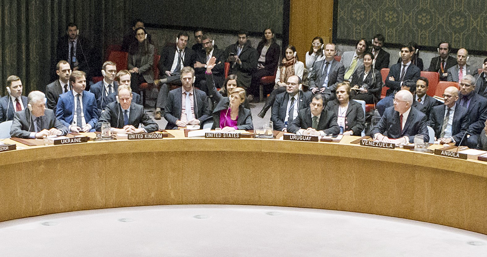 u0627u0644u0633u0641u064au0631u0629 u0627u0644u0623u0645u064au0631u0643u064au0629 u062au0631u0641u0639 u064au062fu0647u0627 u062eu0644u0627u0644 u0627u0644u062au0635u0648u064au062a u0641u064a u0645u062cu0644u0633 u0627u0644u0623u0645u0646 u0639u0644u0649 u0625u062fu0627u0646u0629 u0627u0644u0627u0633u062au064au0637u0627u0646 u0641u064a u0627u0644u0636u0641u0629 u0627u0644u063au0631u0628u064au0629 (u0627 u0628)