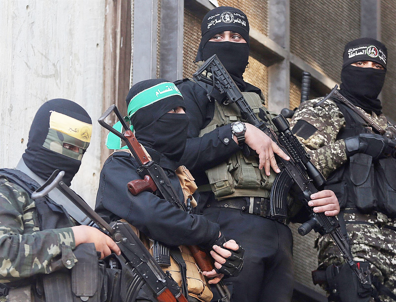 u0646u0627u0634u0637u0648u0646 u0641u064a u00abu0643u062au0627u0626u0628 u0627u0644u0642u0633u0627u0645u00bb u062eu0644u0627u0644 u062au0623u0628u064au0646 u0645u0647u0646u062fu0633 u0627u0644u0637u064au0631u0627u0646 u0627u0644u062au0648u0646u0633u064a u0645u062du0645u062f u0627u0644u0632u0648u0627u0631u064a u0641u064a u063au0632u0629    ( u0627 u0628)