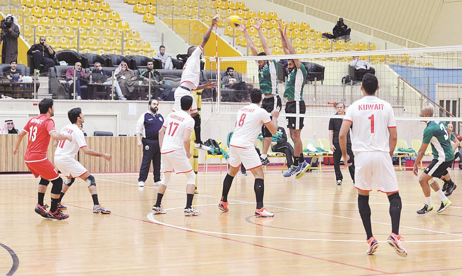 u0627u0644u0641u0631u0635u0629 u0633u0627u0646u062du0629 u0623u0645u0627u0645 u00abu0627u0644u0643u0648u064au062au00bb u0648u0627u0644u0639u0631u0628u064a u0641u064a u0627u0644u062au0623u0647u0644 u0625u0644u0649 u0627u0644u0645u0631u0628u0639 u0627u0644u0630u0647u0628u064a