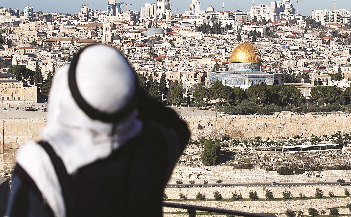 u0641u0644u0633u0637u064au0646u064a u064au0646u0638u0631 u0627u0644u0649 u00abu0642u0628u0629 u0627u0644u0635u062eu0631u0629u00bb u0641u064a u0628u0627u062du0629 u0627u0644u0645u0633u062cu062f u0627u0644u0623u0642u0635u0649 u0641u064a u0627u0644u0642u062fu0633 u0627u0644u0634u0631u0642u064au0629    (u0627 u0641 u0628)