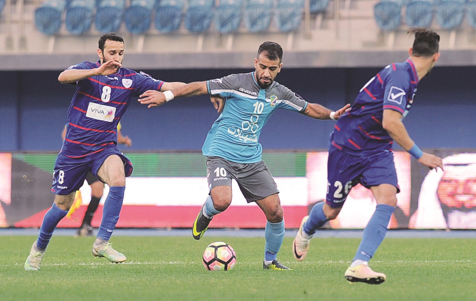 u0645u0647u0627u062cu0645 u0627u0644u0633u0627u0644u0645u064au0629 u0646u0627u064au0641 u0632u0648u064au062f u064au062du0627u0648u0644 u062au062cu0627u0648u0632 u0645u062fu0627u0641u0639u064a u0627u0644u0634u0628u0627u0628 (u0627u0644u0623u0632u0631u0642 u062fu0648u062a u0643u0648u0645 )