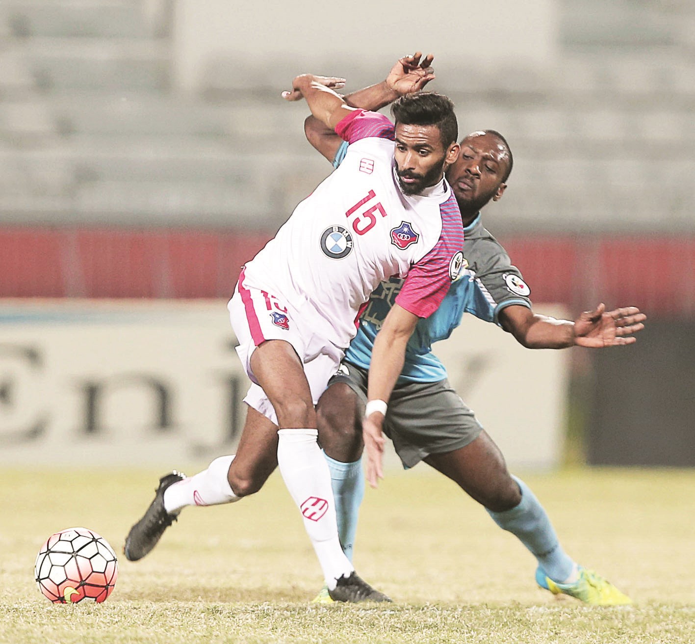 u0627u0644u0634u0631u064au062fu0629 u0644u0627u0639u0628 u00abu0627u0644u0643u0648u064au062au00bb u0648u0643u064au062au0627 u0644u0627u0639u0628 u0627u0644u0633u0627u0644u0645u064au0629 u0641u064a u0635u0631u0627u0639 u0639u0644u0649 u0627u0644u0643u0631u0629 (u0627u0644u0623u0632u0631u0642 u062fu0648u062a u0643u0648u0645)