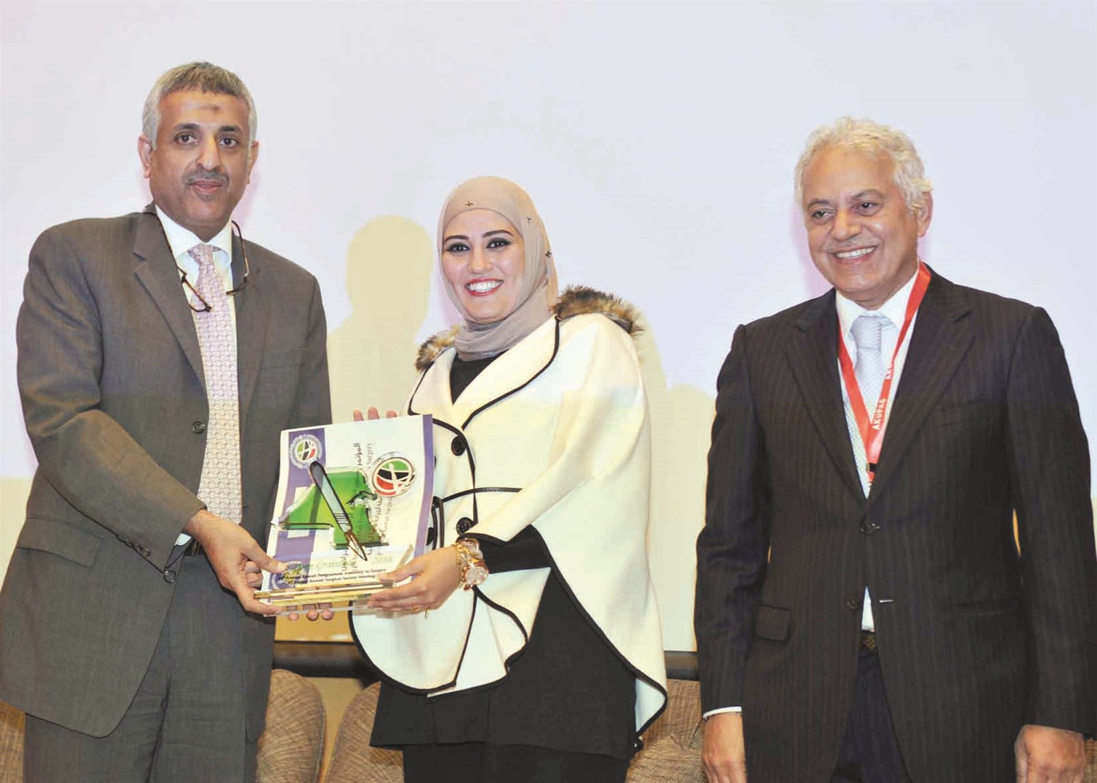 تكريم إحدى المشاركات