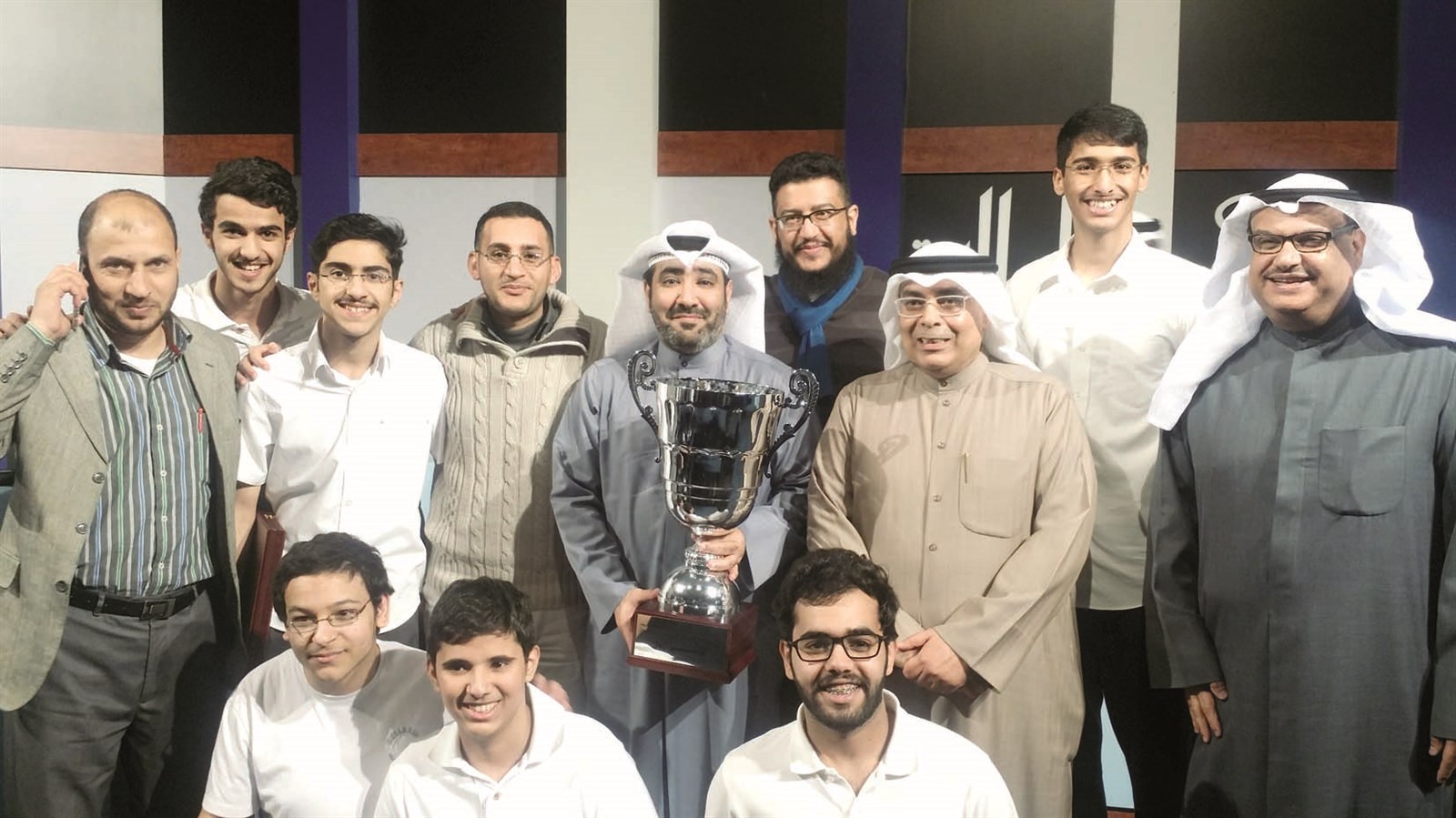 u0627u0644u0645u0642u0635u064au062f u0645u0639 u0627u0644u0641u0631u064au0642 u0627u0644u0641u0627u0626u0632 u0628u0643u0623u0633 u0633u0645u0648 u0627u0644u0623u0645u064au0631