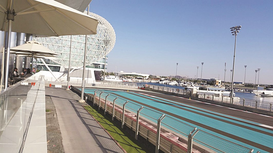 حلبة سباق سيارات