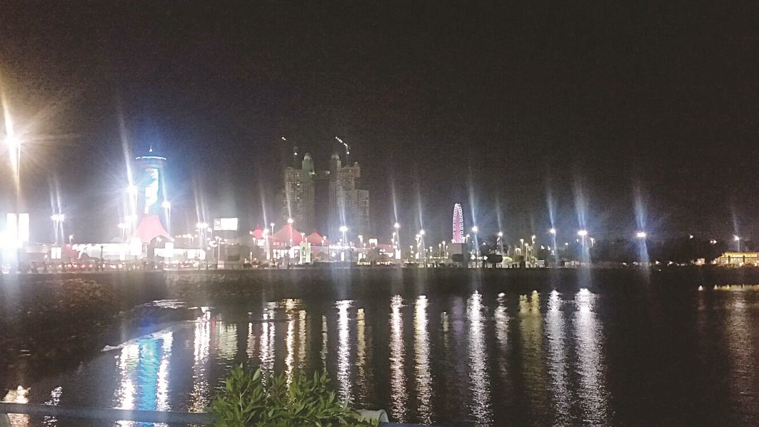 شواطئ أبو ظبي تتلألأ