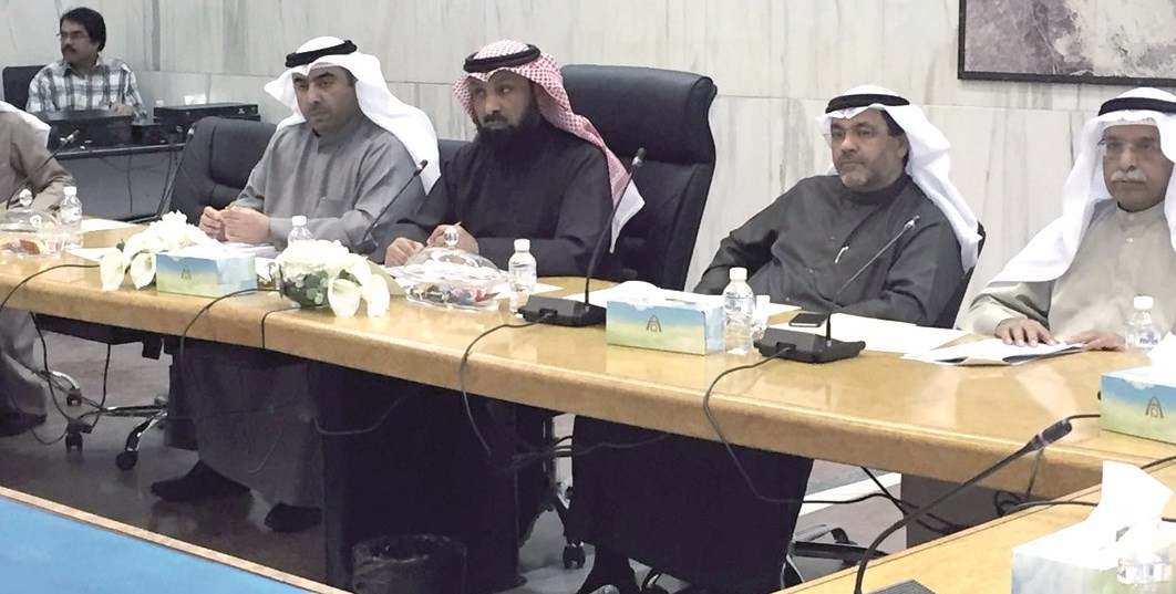 u062cu0627u0646u0628 u0645u0646 u0627u062cu062au0645u0627u0639 u0644u062cu0646u0629 u0627u0644u0628u064au0626u0629