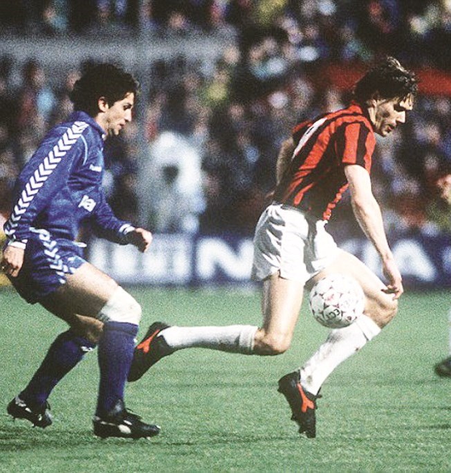 u0645u0646 u0644u0642u0627u0621 u0645u064au0644u0627u0646 u0648u0631u064au0627u0644 u0645u062fu0631u064au062f u0641u064a u0627u0644u0645u0648u0633u0645 1988-1989