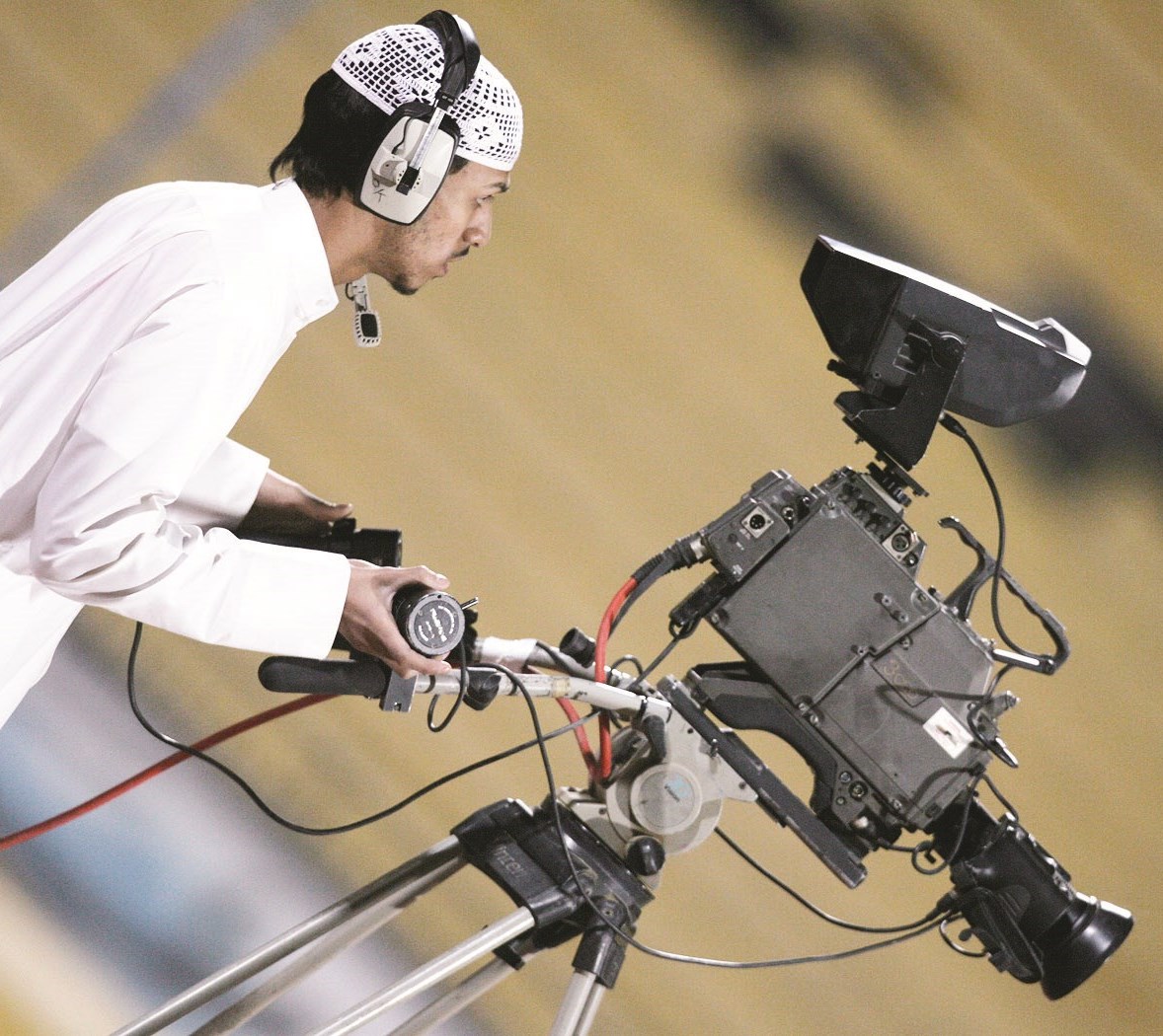 u0627u0644u0643u0627u0645u064au0631u0627 u0644u0627 u062au0635u0637u0627u062f u00abu0643u0644 u0634u064au0621u00bb (u0627u0644u0623u0632u0631u0642 u062fu0648u062a u0643u0648u0645)